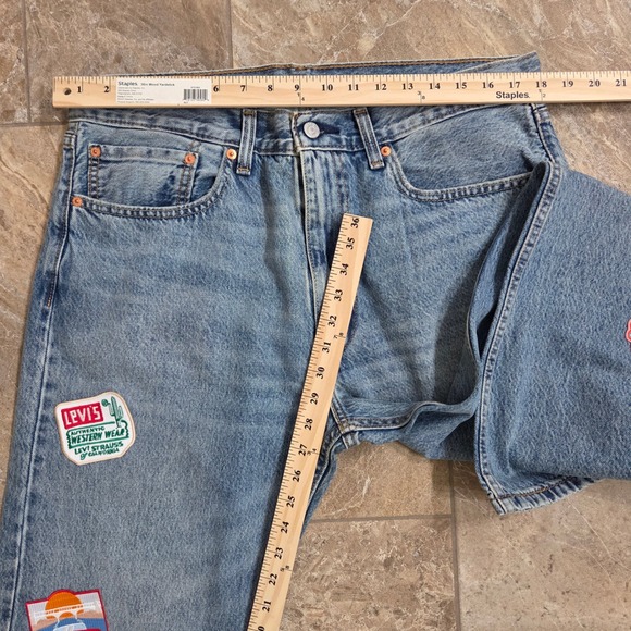Levi's 555 Jeans W36‎ L30 Custom Patches Light Wash Denim Menswear - Picture 2 of 11